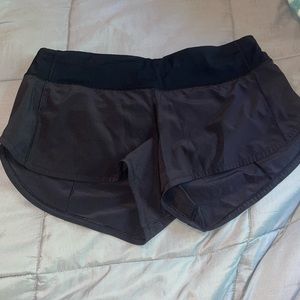 Lululemon speed up low-rise lined shorts 2.5 inch